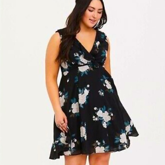 torrid Dresses & Skirts - Torrid Floral Lace Up Back Chiffon Ruffled Dress